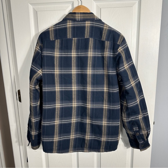 Wrangler sherpa lined flannel shacket/jacket, size small, layer warm - Picture 6 of 12